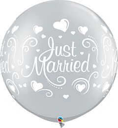 30" Qualatex Just Married Hearts Wrap Latex